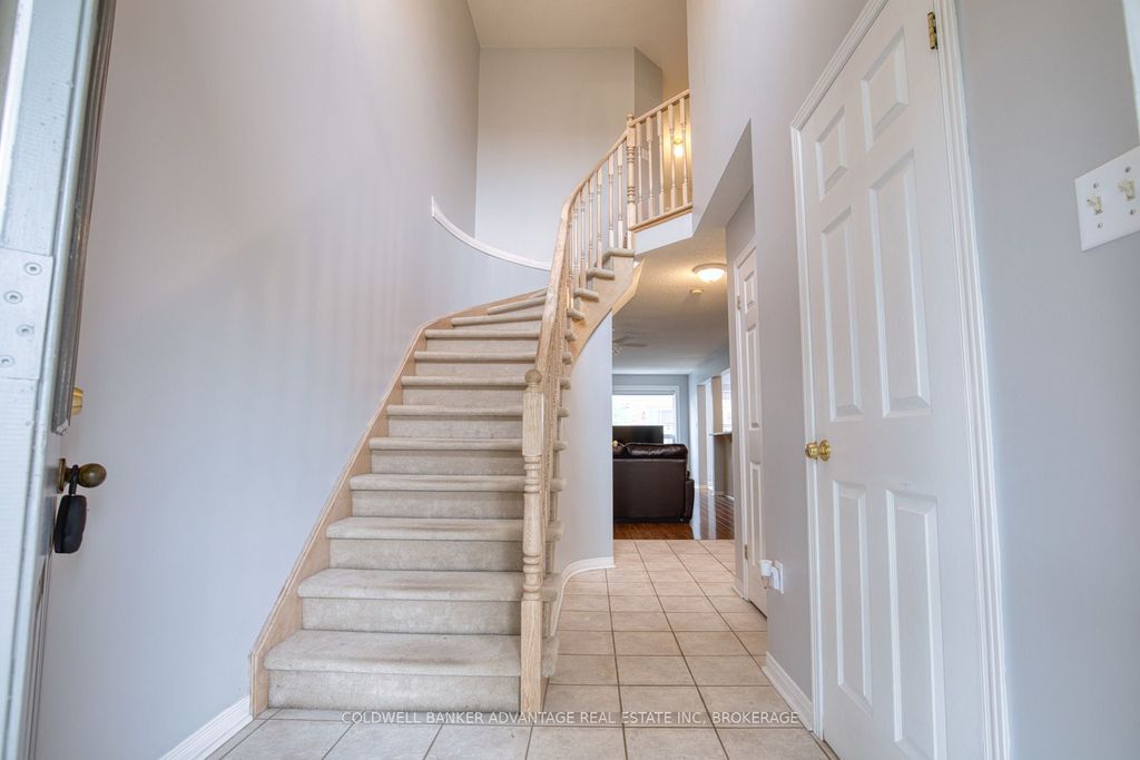 Photo of 800 Paramount Drive #2, Hamilton, ON L8J 3V8 (MLS # X12711426)