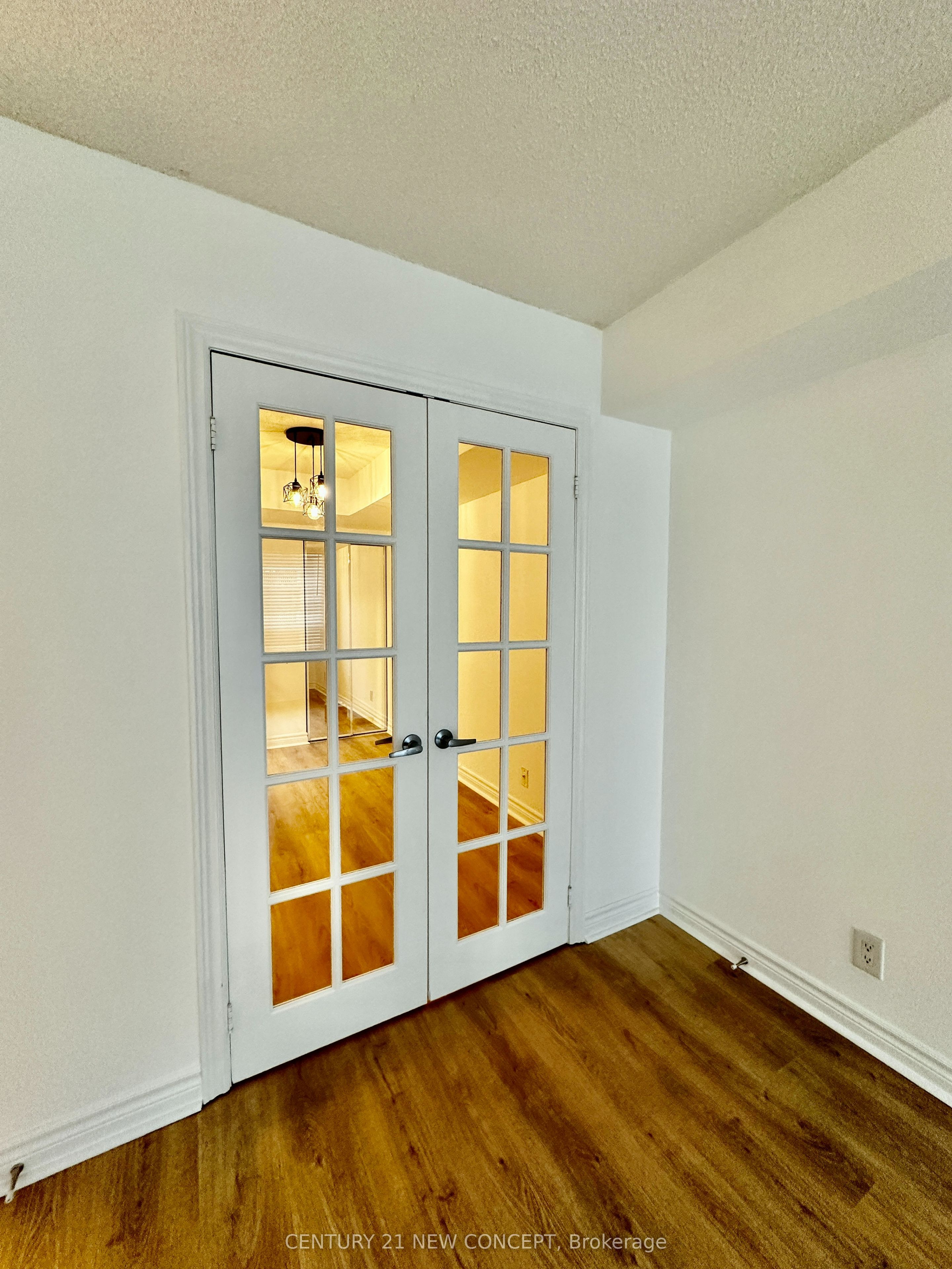 225 Wellesley Street E 409