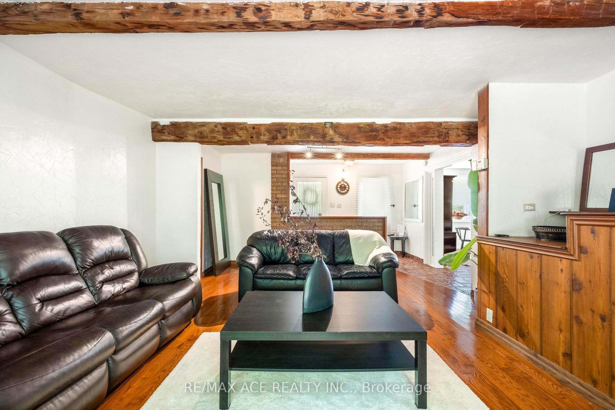 11 Maple Lane