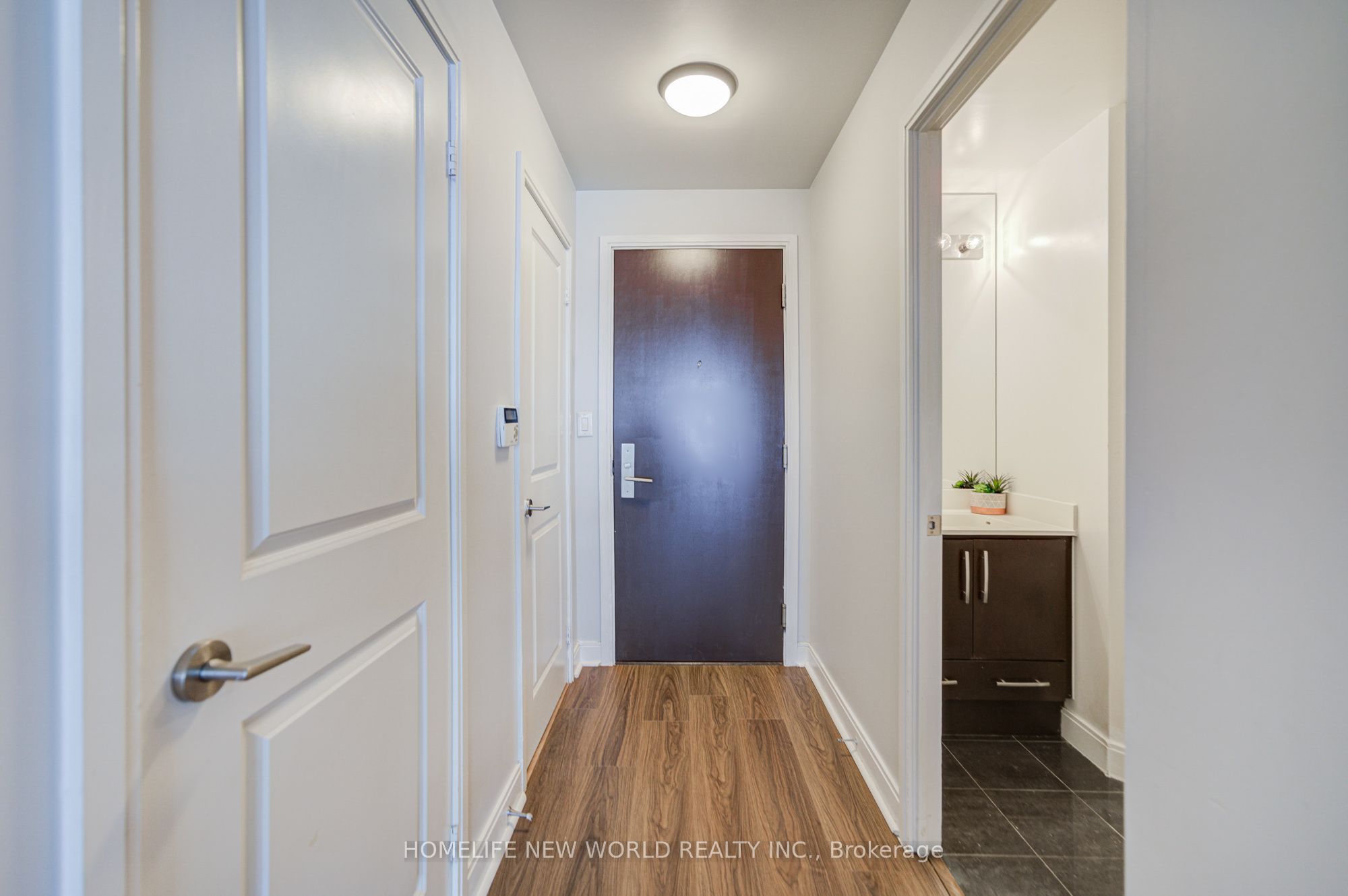 60 Absolute Avenue 4906