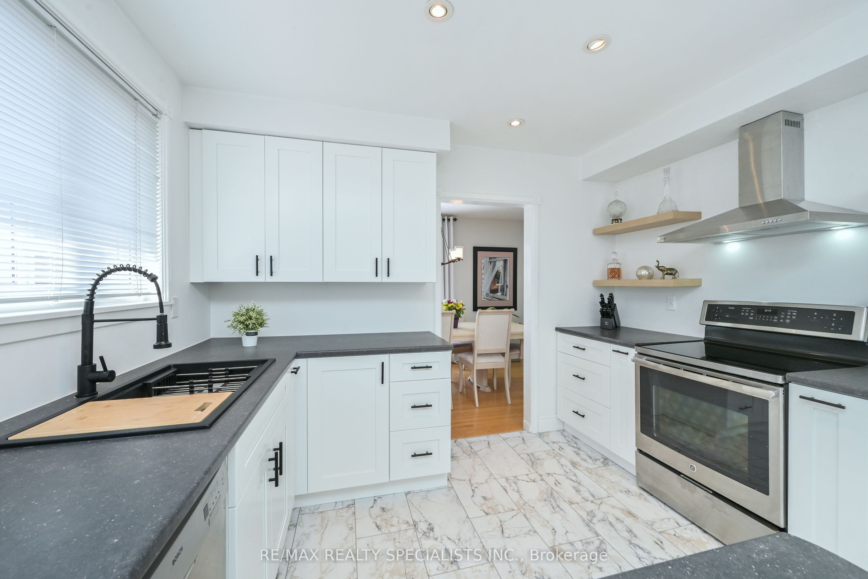 8 Beechwood Crescent