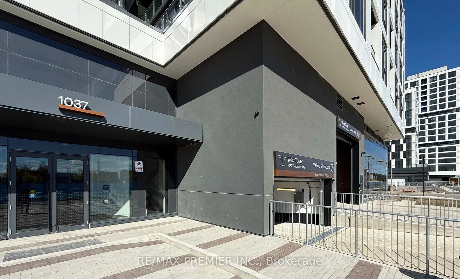 1037 The Queensway N/A 514