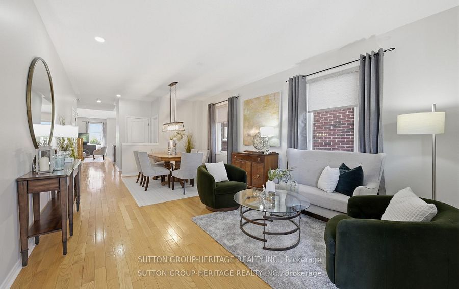 19 Northglen Boulevard
