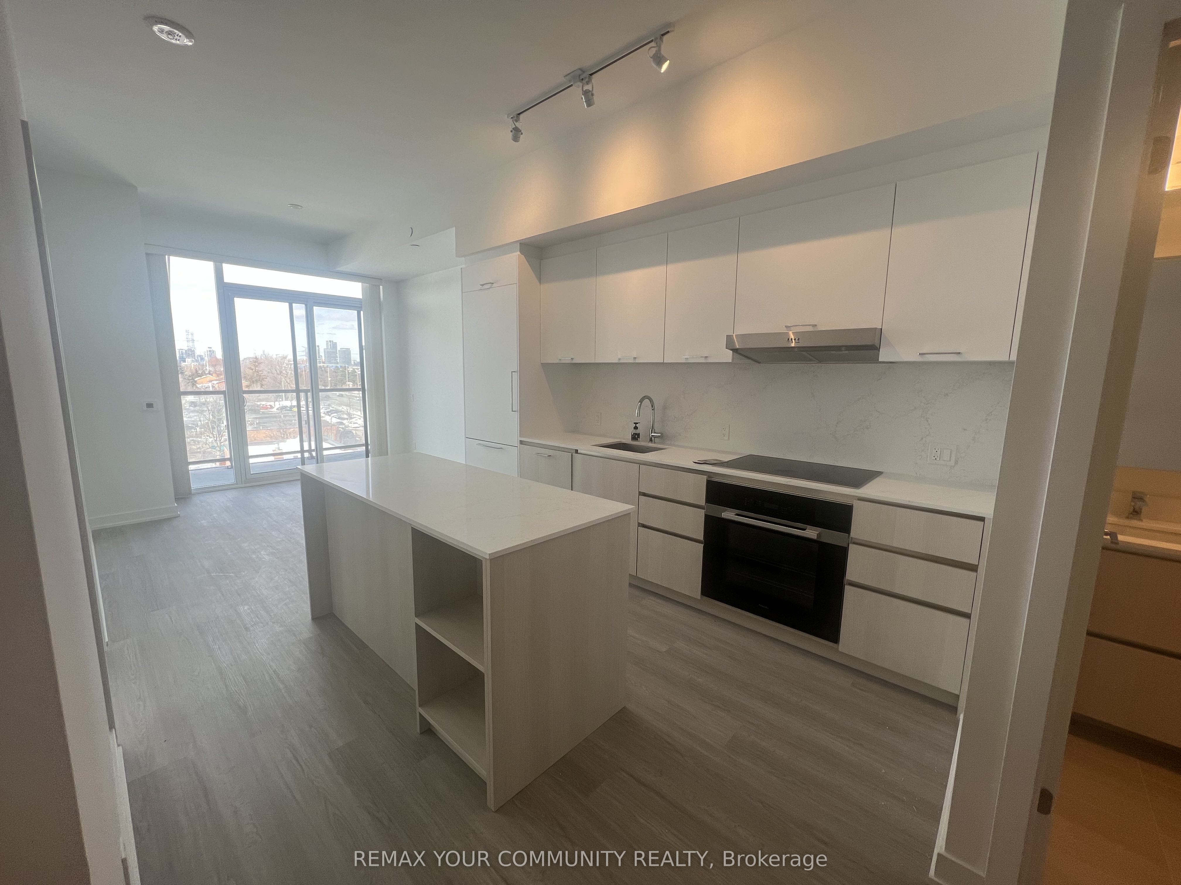 8188 Yonge Street 606