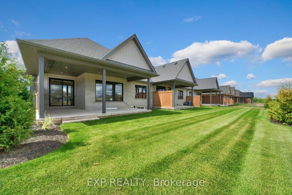 Photo of 304 Perth Trail #G, Welland, ON L3B 0L8 (MLS # X12505876)
