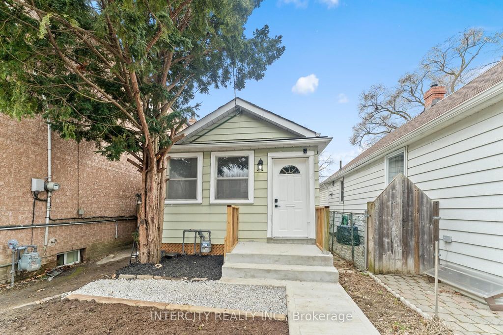 Photo of 68 Greendale Avenue, Toronto, ON M6N 4P6 (MLS # W12406078)