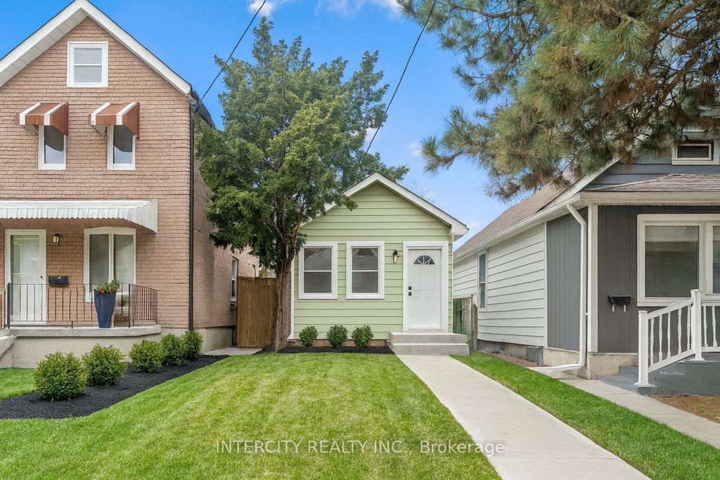 Photo of 68 Greendale Avenue, Toronto, ON M6N 4P6 (MLS # W12406078)