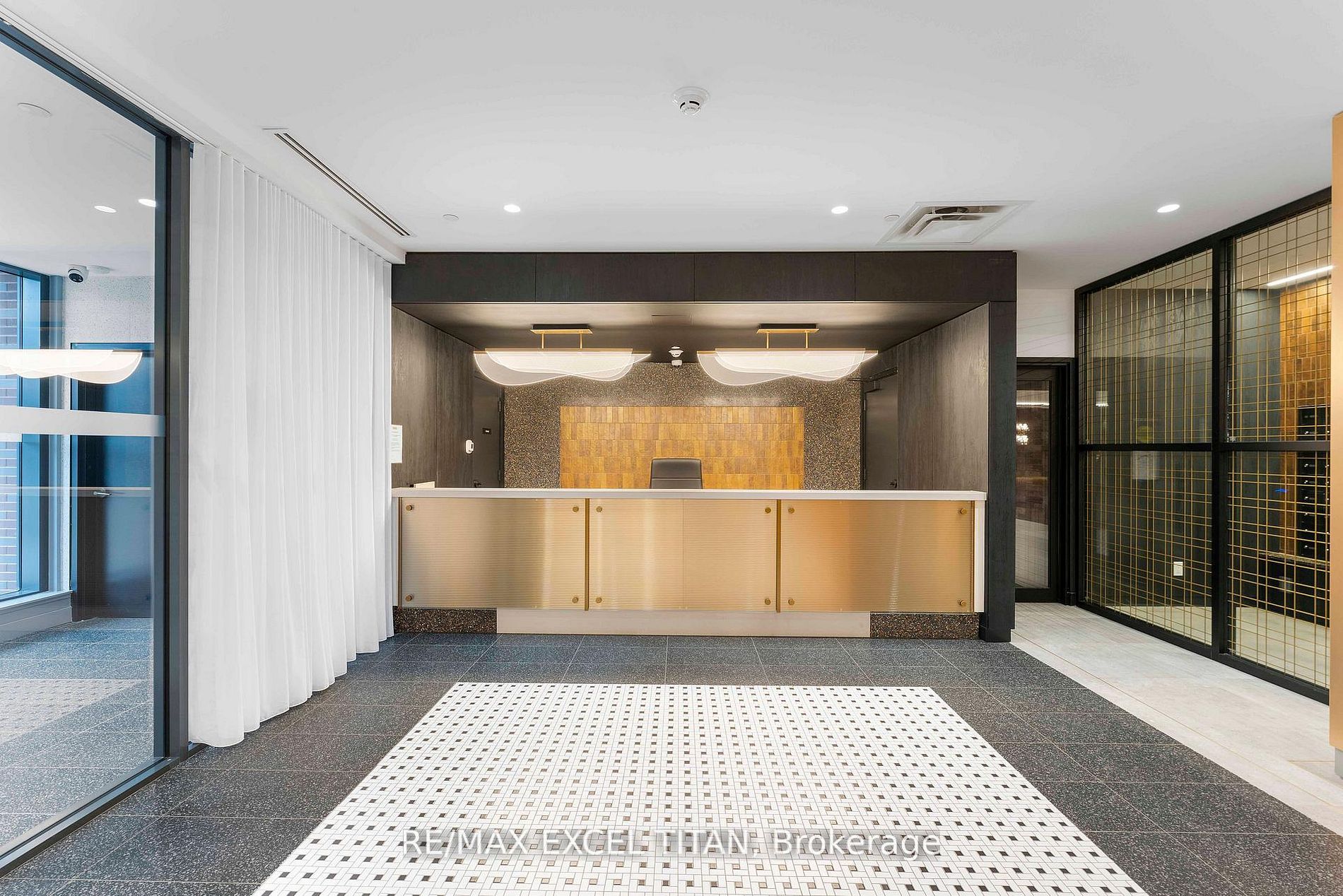 5 Lakeview Avenue 612