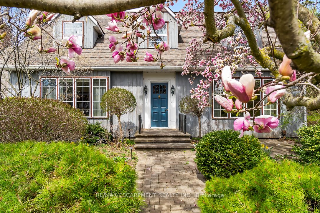 1735 Sunningdale Bend