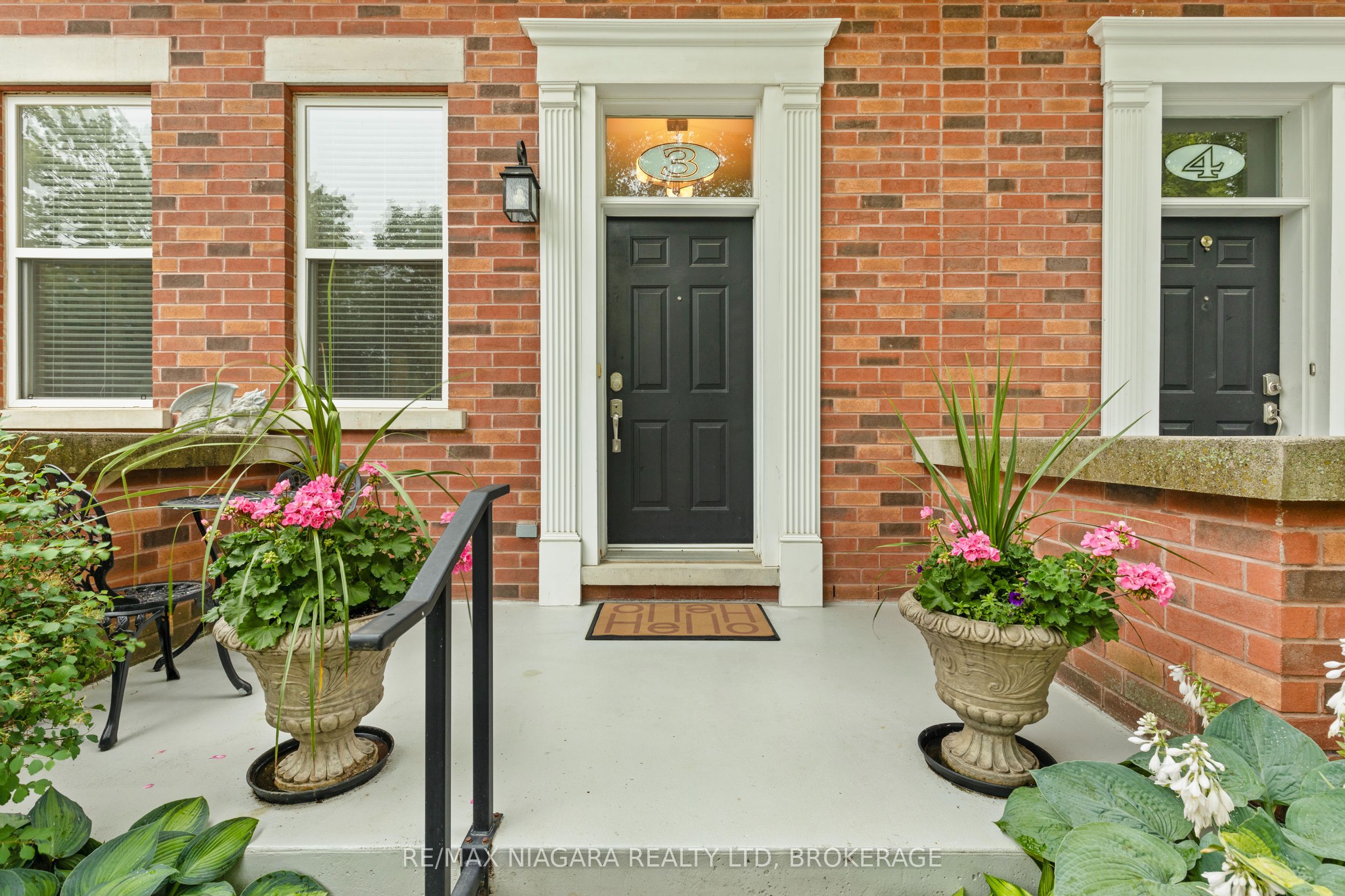481 Victoria Street 3