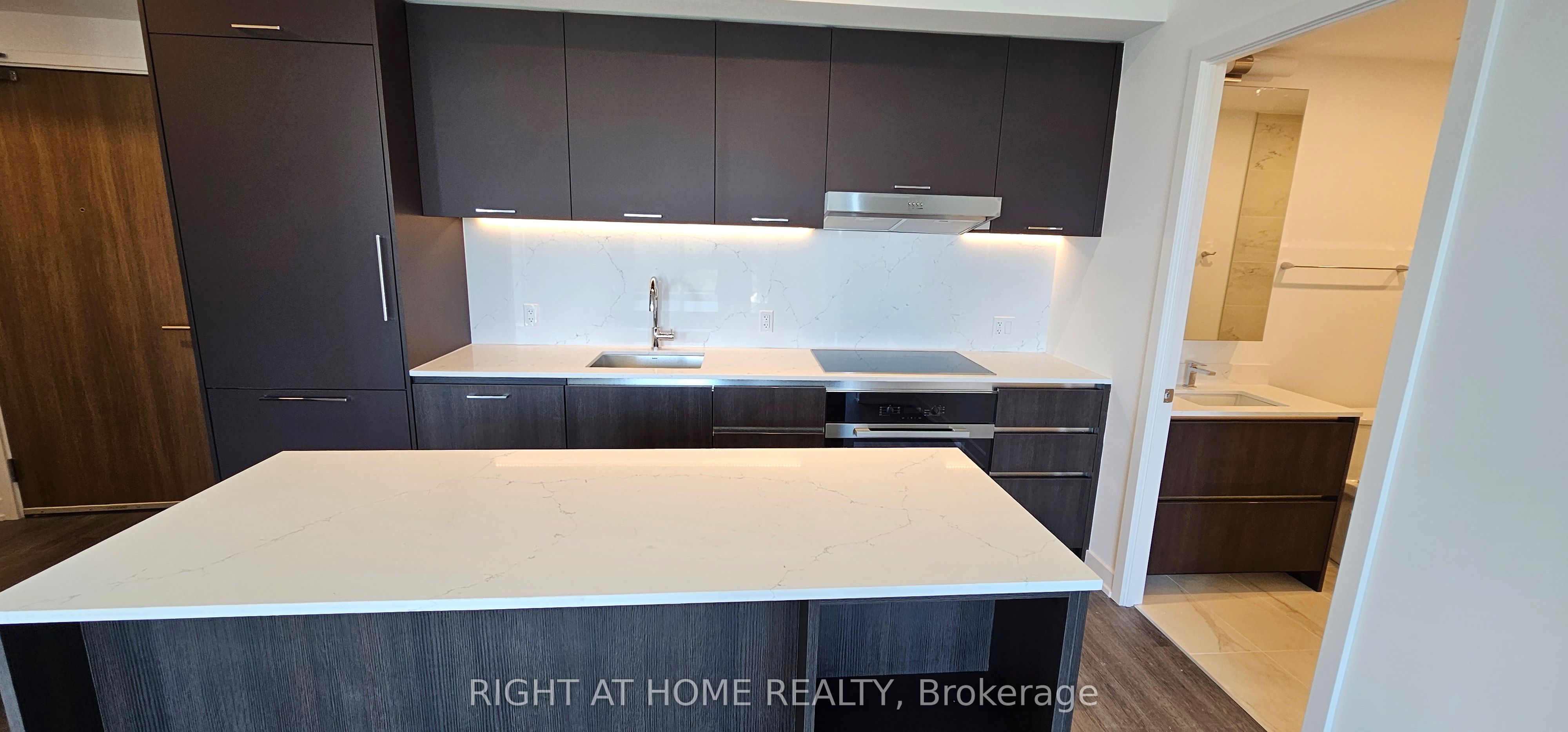 8188 Yonge Street 720