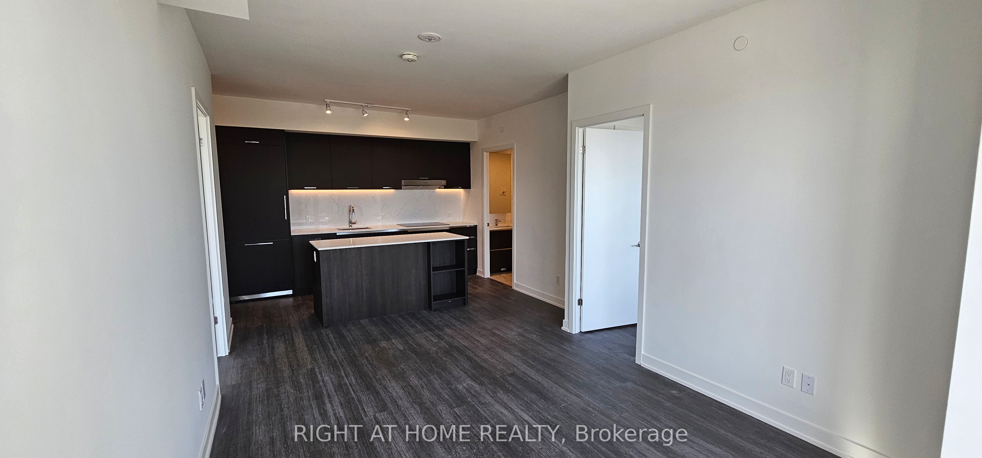 8188 Yonge Street 720