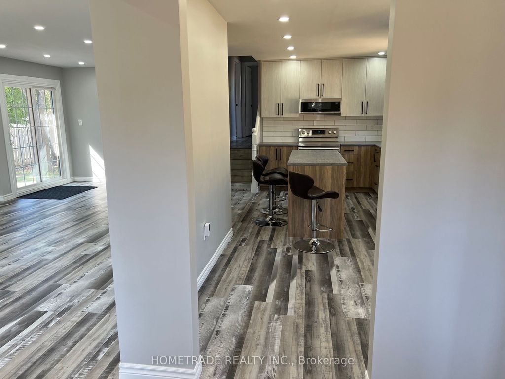 Photo of 206 Little Avenue, Barrie, ON L4N 6L1 (MLS # S12725408)