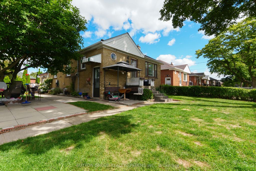Photo of 30 Silvercrest Avenue, Toronto, ON M8W 2S4 (MLS # W12529290)