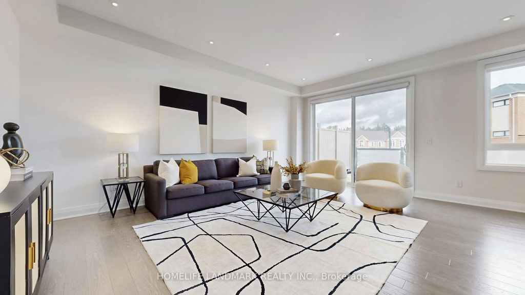 Photo of 393 William Graham Drive, Aurora, ON L4G 0Z9 (MLS # N12587564)