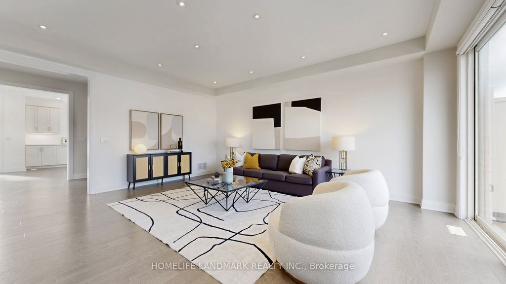 Photo of 393 William Graham Drive, Aurora, ON L4G 0Z9 (MLS # N12587564)