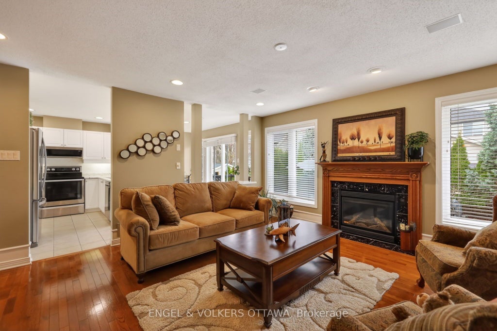 Photo of 7 DRYSDALE Street, Kanata, ON K2K 3L3 (MLS # X13535850)