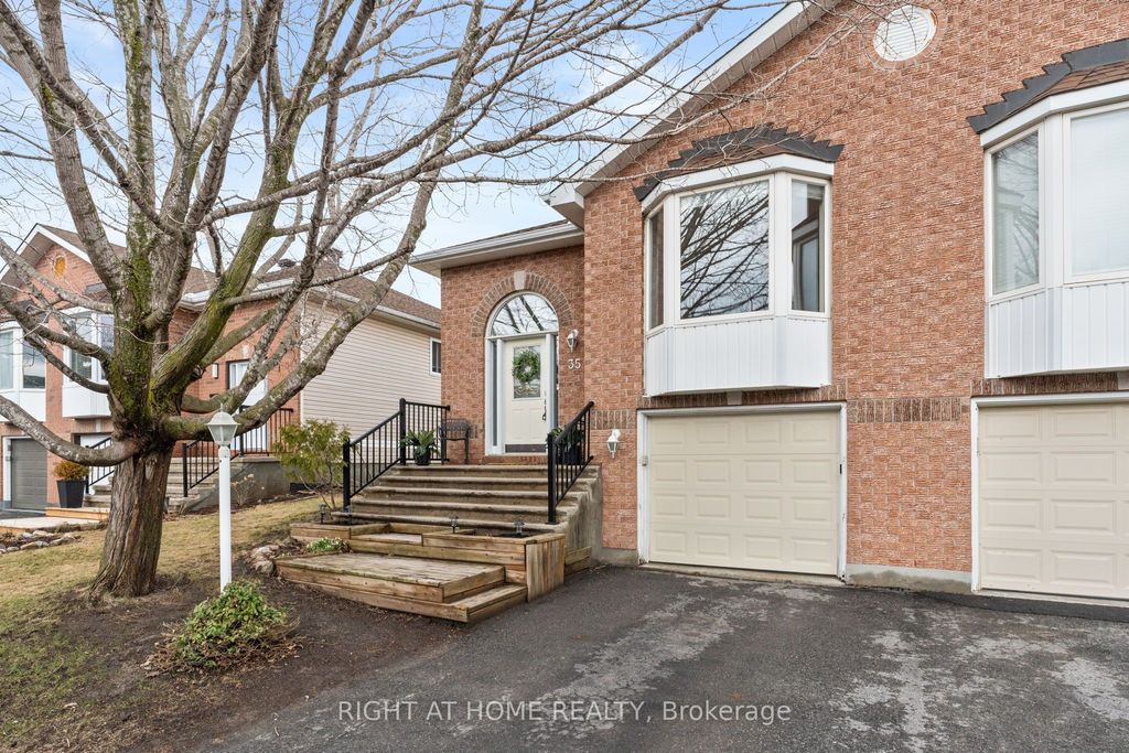 Photo of 35 MONTANA Way, Barrhaven, ON K2J 4M2 (MLS # X13001410)