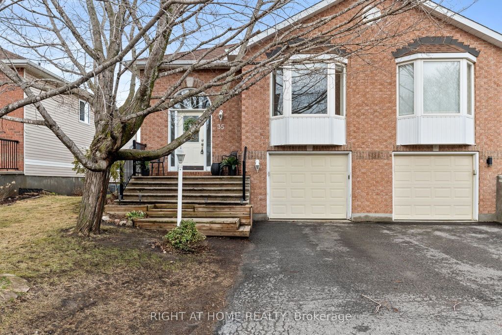 Photo of 35 MONTANA Way, Barrhaven, ON K2J 4M2 (MLS # X13001410)