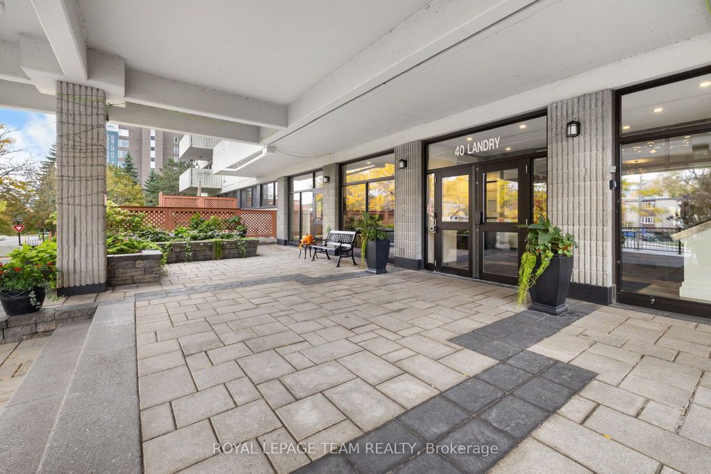 Photo of 40 Landry Street #1114, Vanier and Kingsview Park, ON K1L 8K4 (MLS # X13080736)