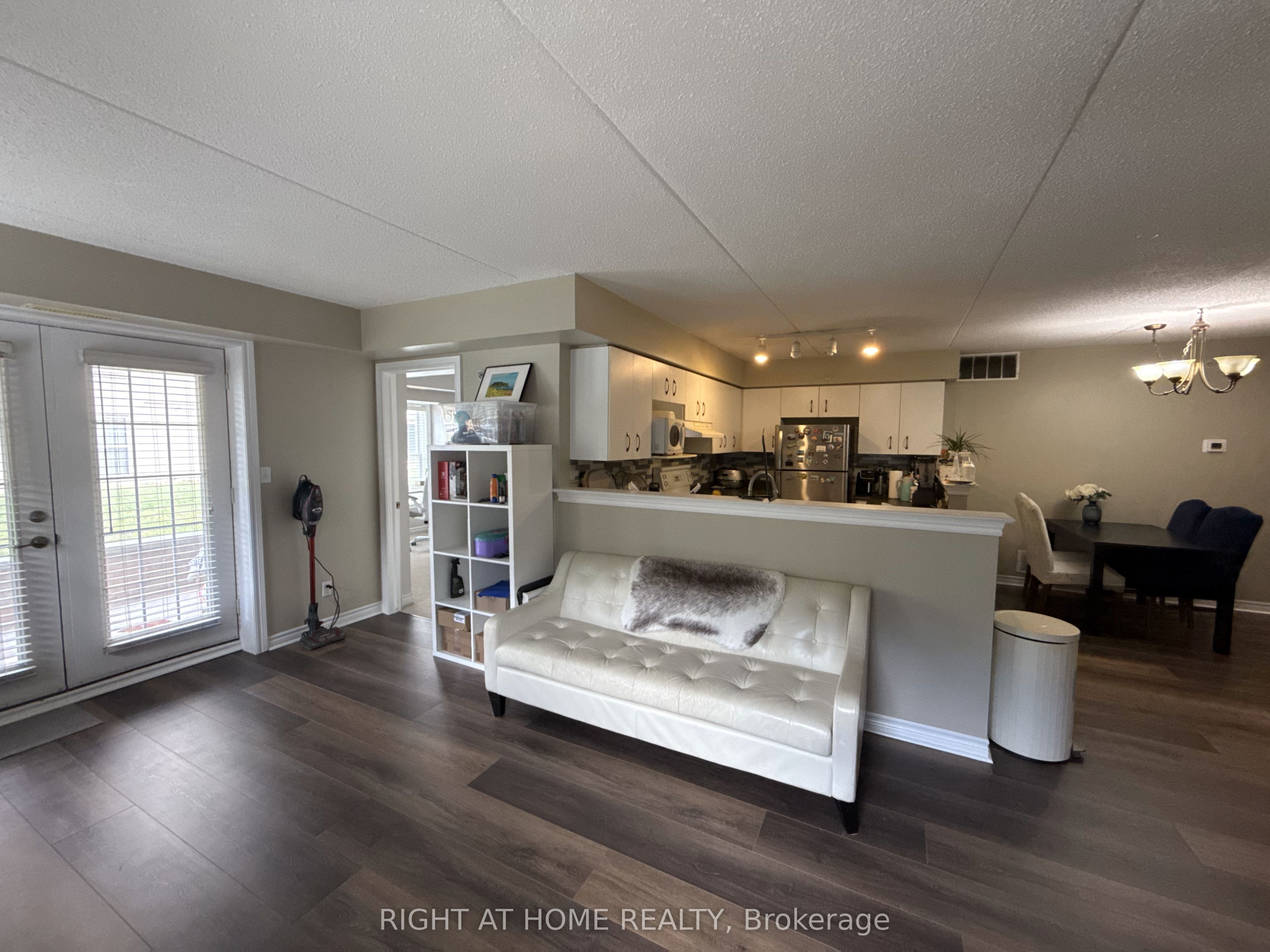 1450 Bishops Gate 113