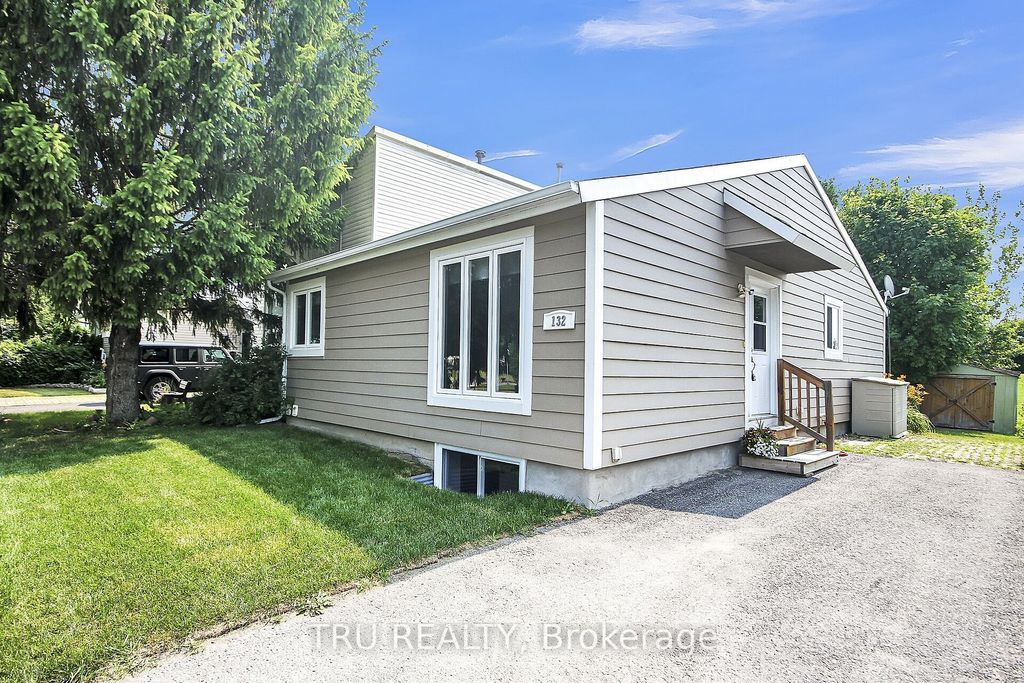 Photo of 132 Rothesay Drive, Kanata, ON K2L 1P1 (MLS # X12587396)