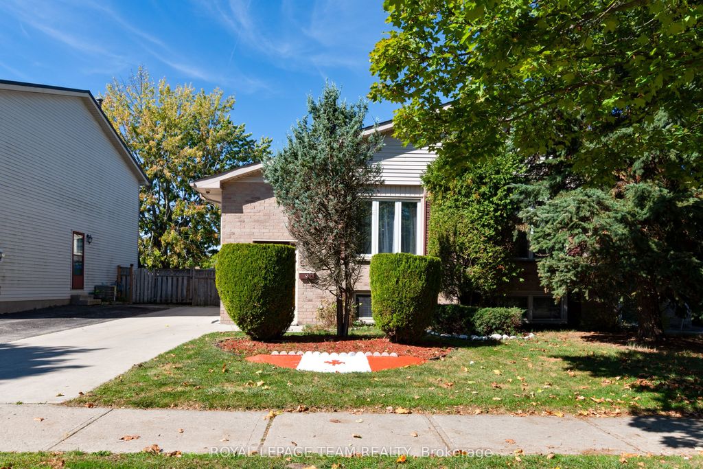 Photo of 77 Bonaventure Drive, London East, ON N5V 4A7 (MLS # X12499092)