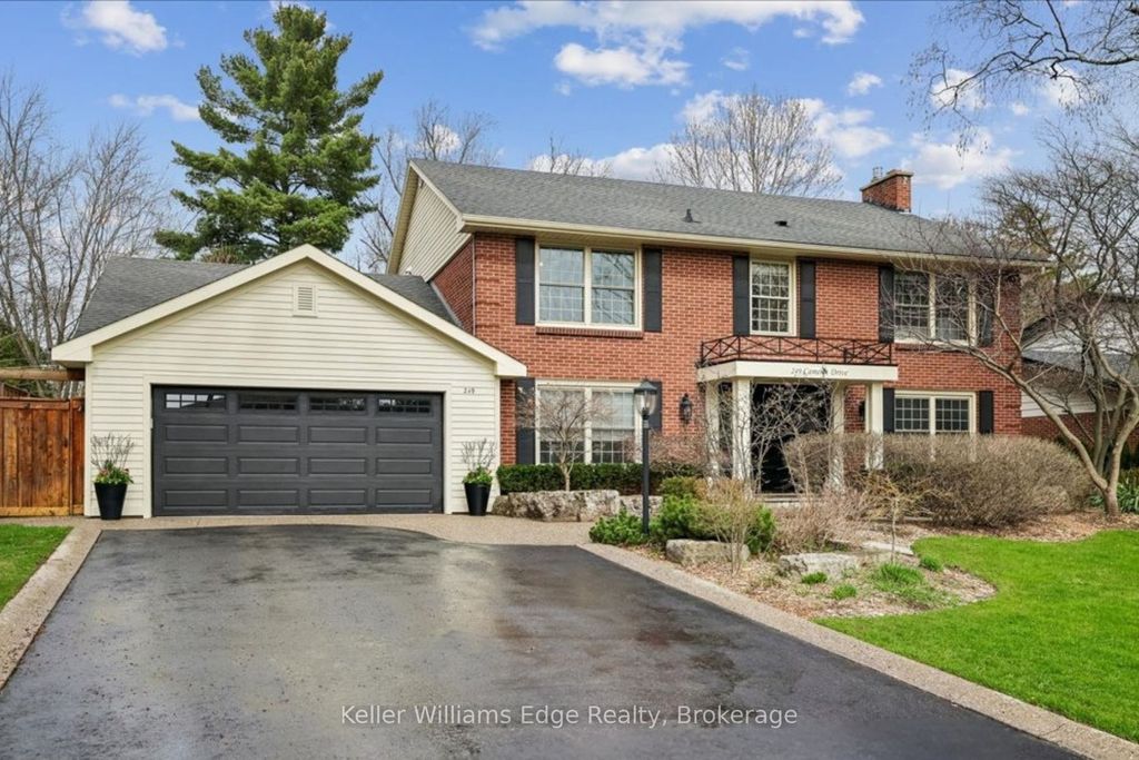 Photo of 249 Camelot Drive, Burlington, ON L7L 2E9 (MLS # W13027448)