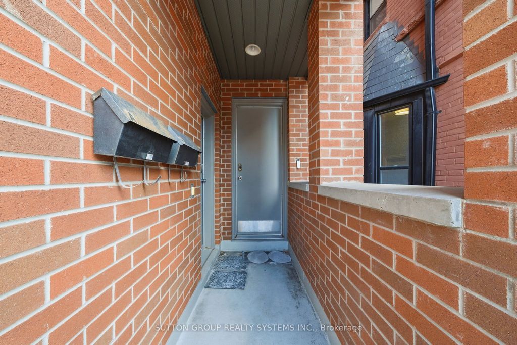 Photo of 99A Walmer Road, Toronto, ON M5R 2X6 (MLS # C12909438)