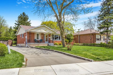 43 Theodore Drive Mississauga ON L5M 1E5