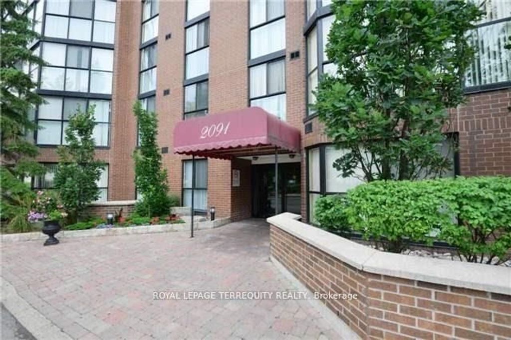 Photo of 2091 Hurontario Street #806, Mississauga, ON L5A 4E6 (MLS # W12632068)