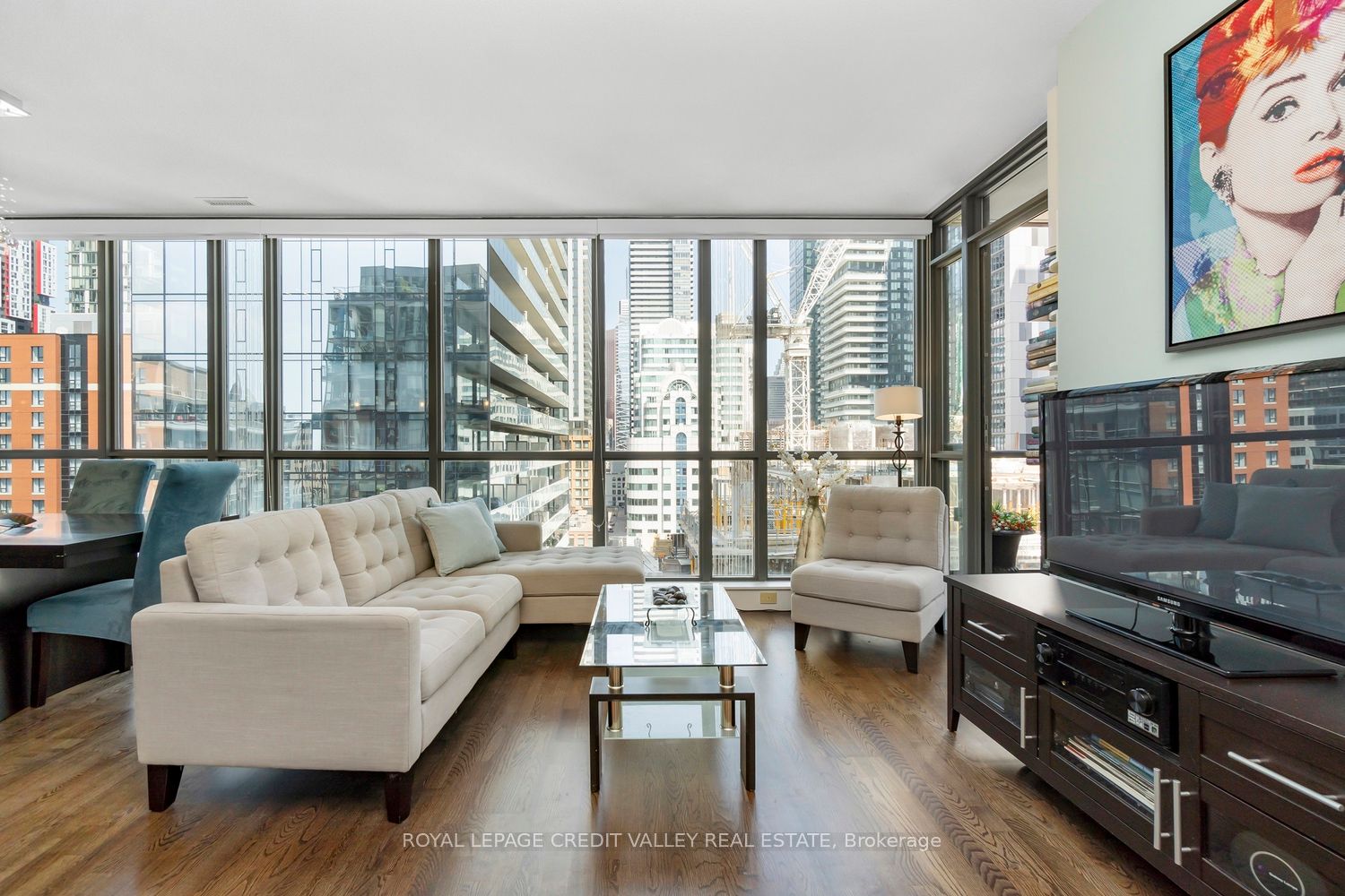 8 Charlotte Street 1003