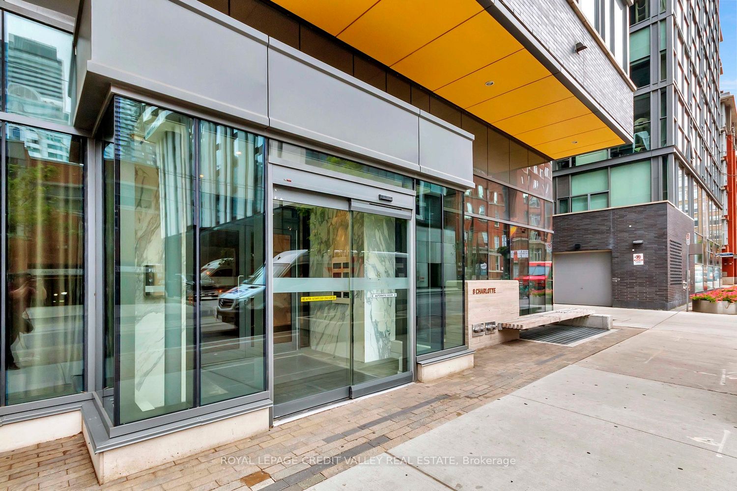 8 Charlotte Street 1003