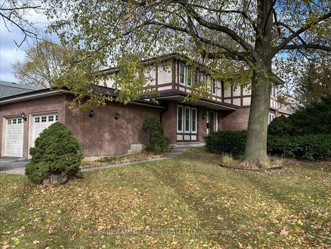 210 Bayview Fairways Drive Markham ON L3T 2Z3