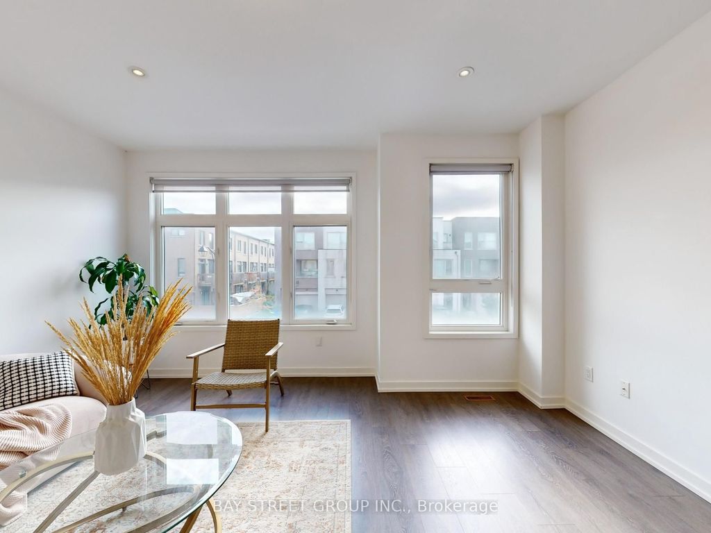 Photo of 219 Huguenot Road, Oakville, ON L6H 7C3 (MLS # W12478092)