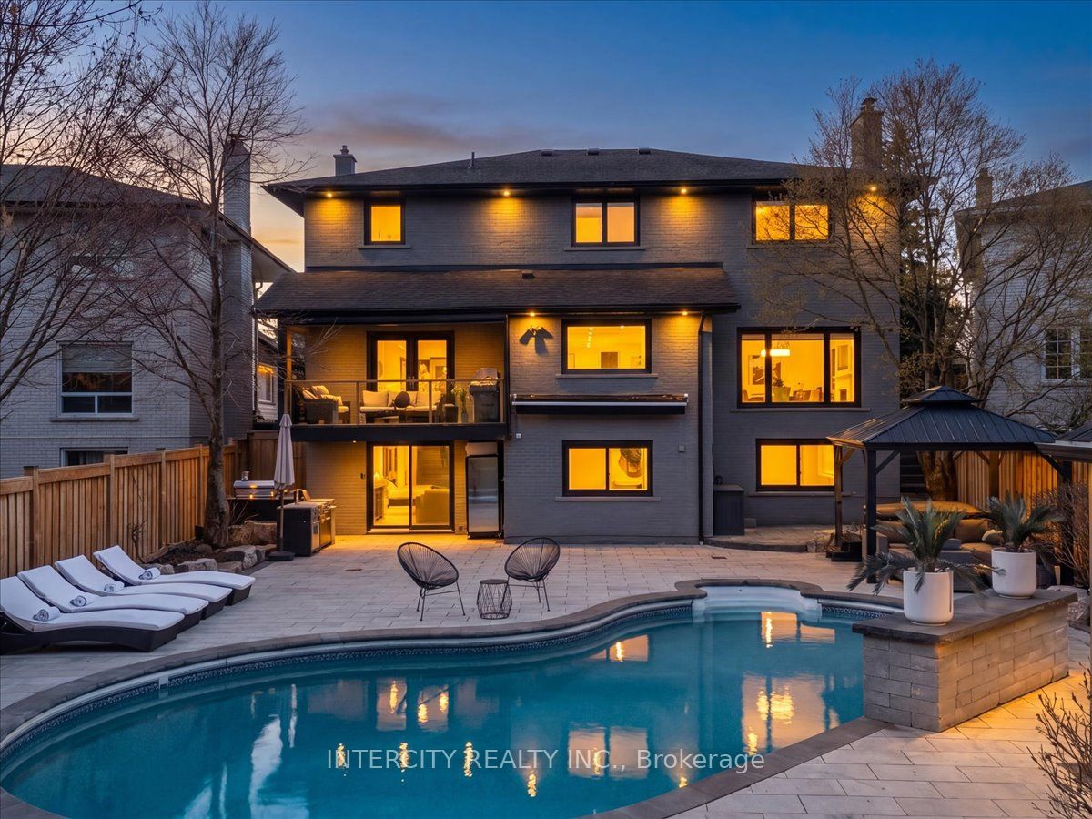 61 Golfwood Heights