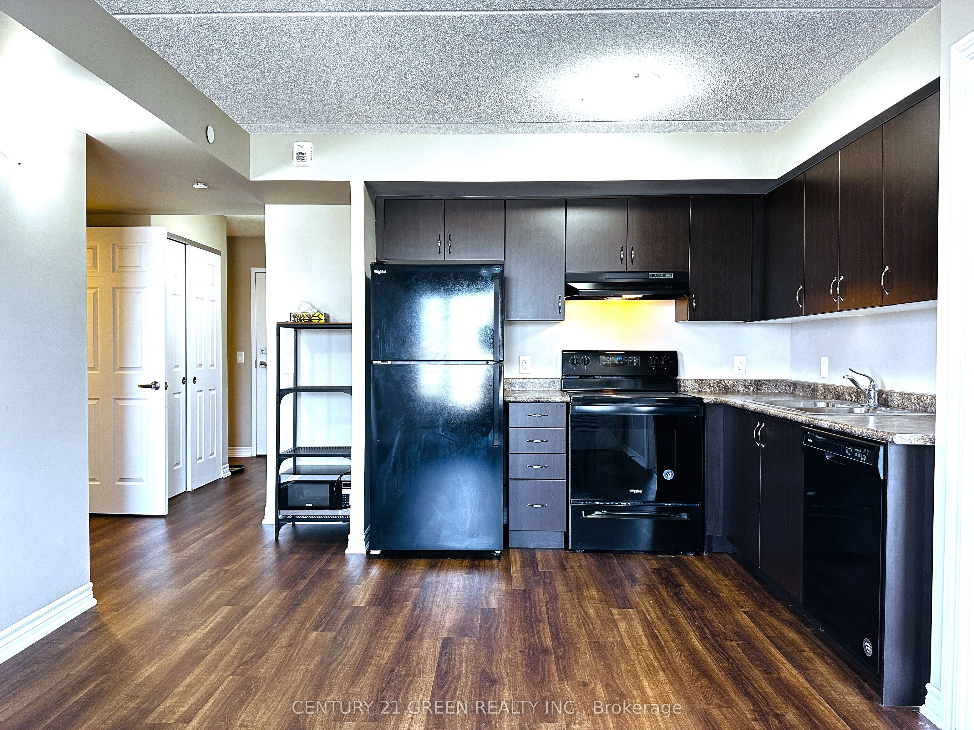 716 Main Street E 402