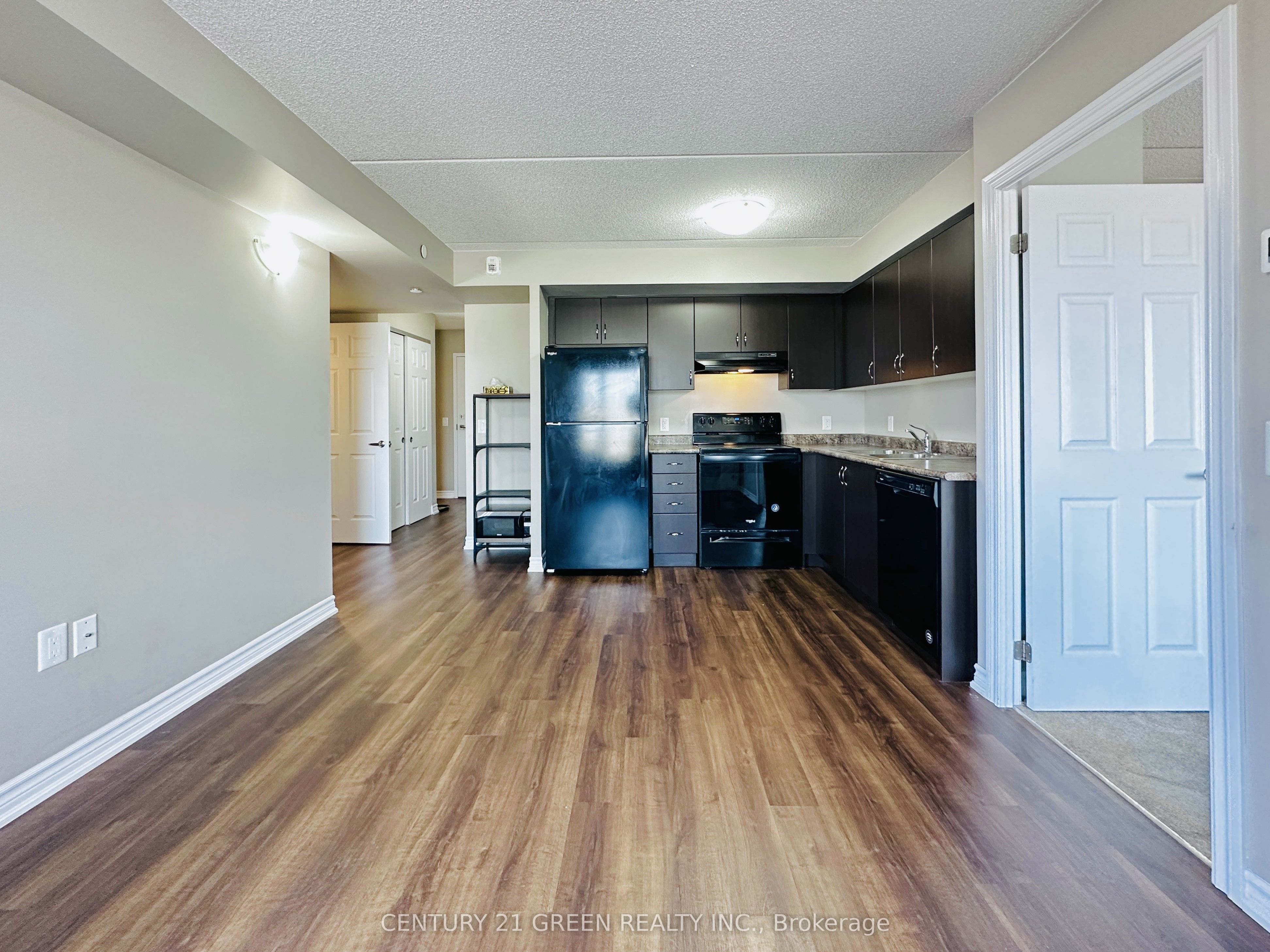 716 Main Street E 402