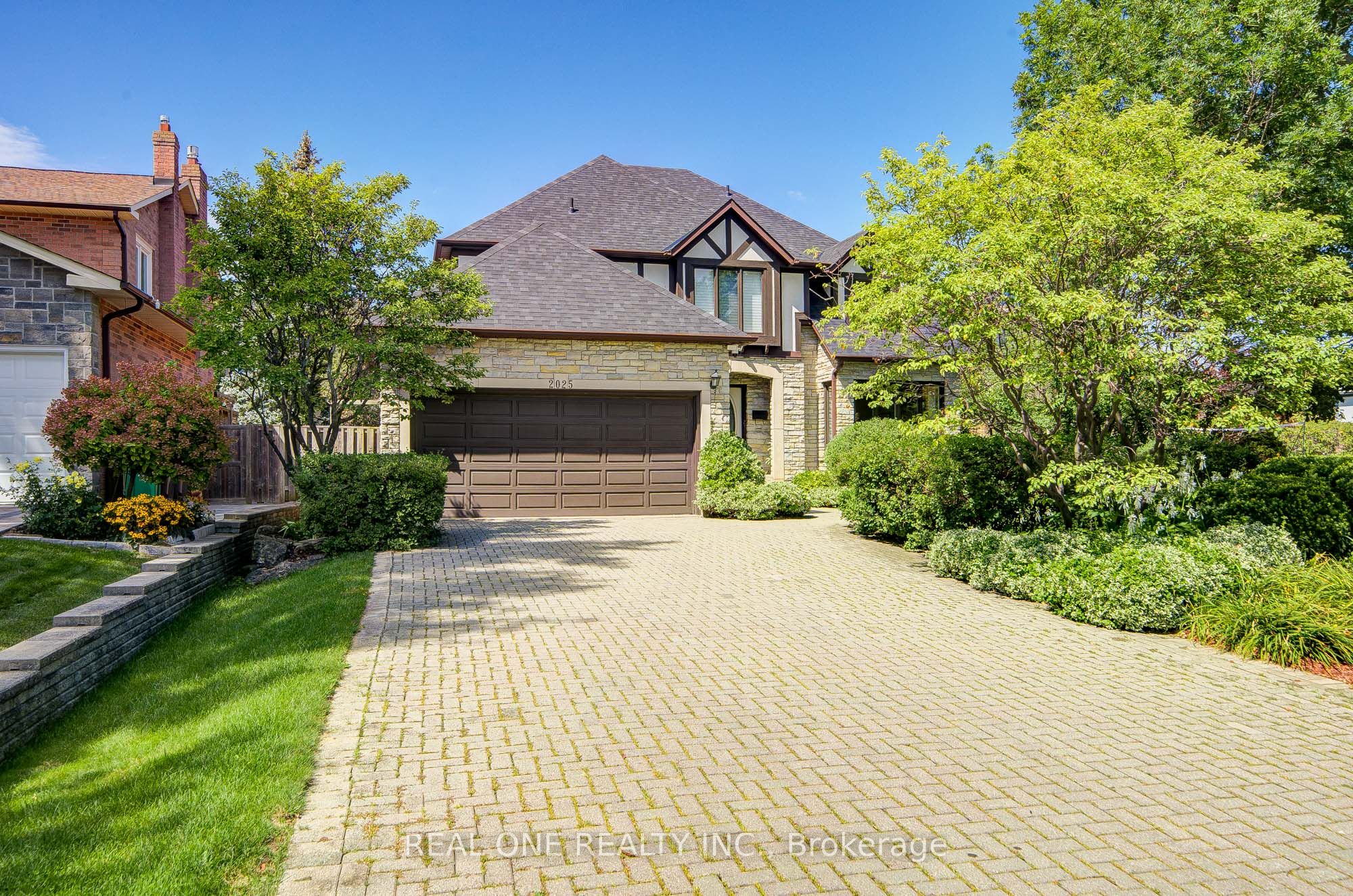 2025 BURBANK Drive