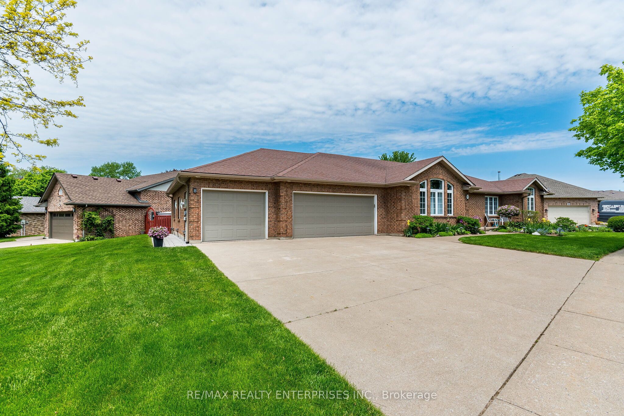 8 CHERRY RIDGE Boulevard