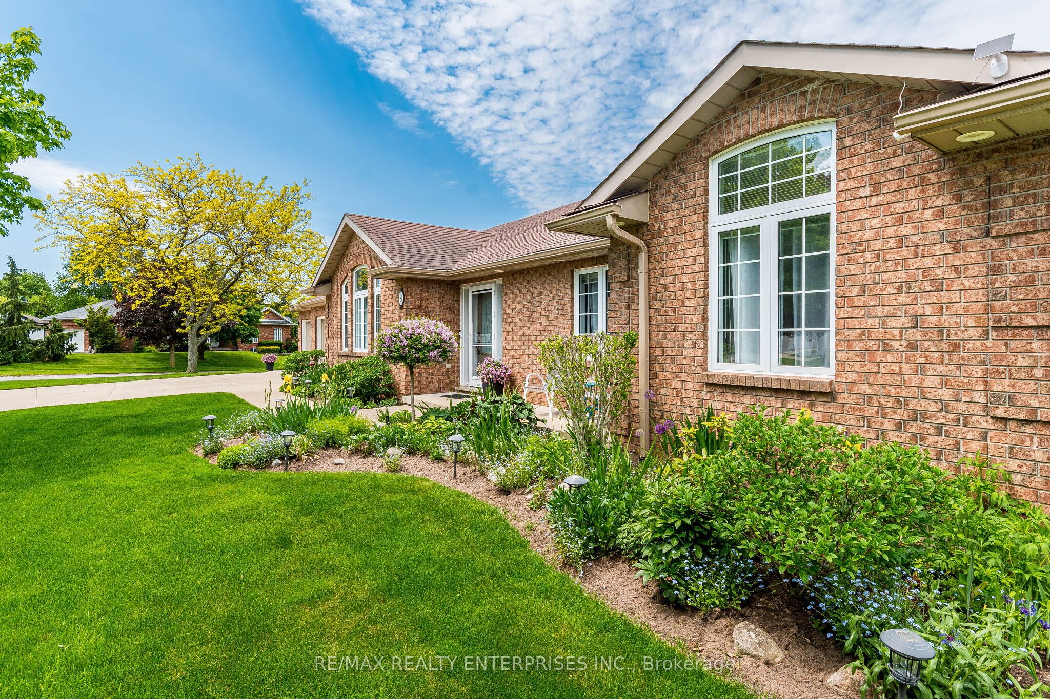 8 CHERRY RIDGE Boulevard