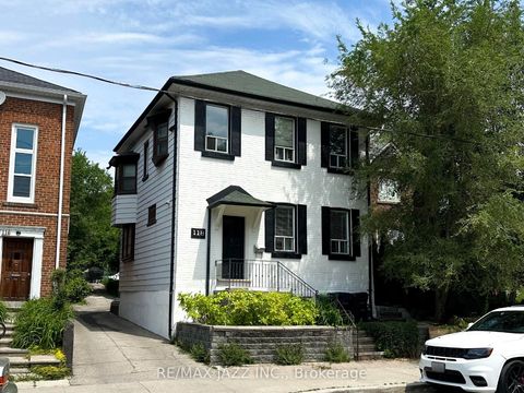 118 Eastwood Road Toronto ON M4L 2C9