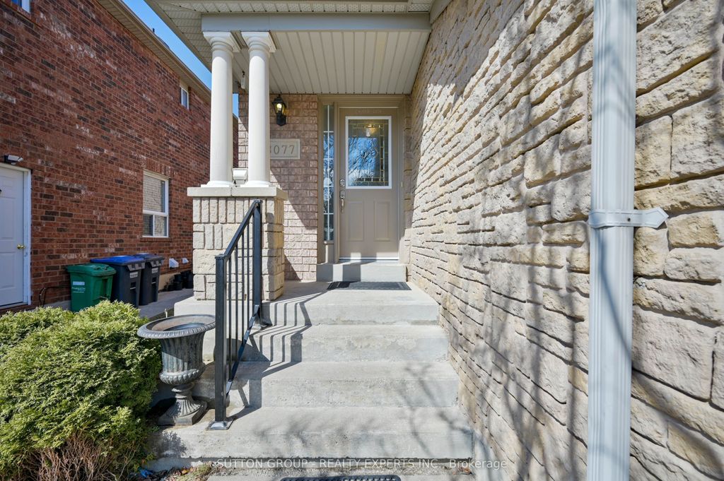 Photo of 3077 Caulfield Crescent, Mississauga, ON L5M 6J7 (MLS # W13026966)