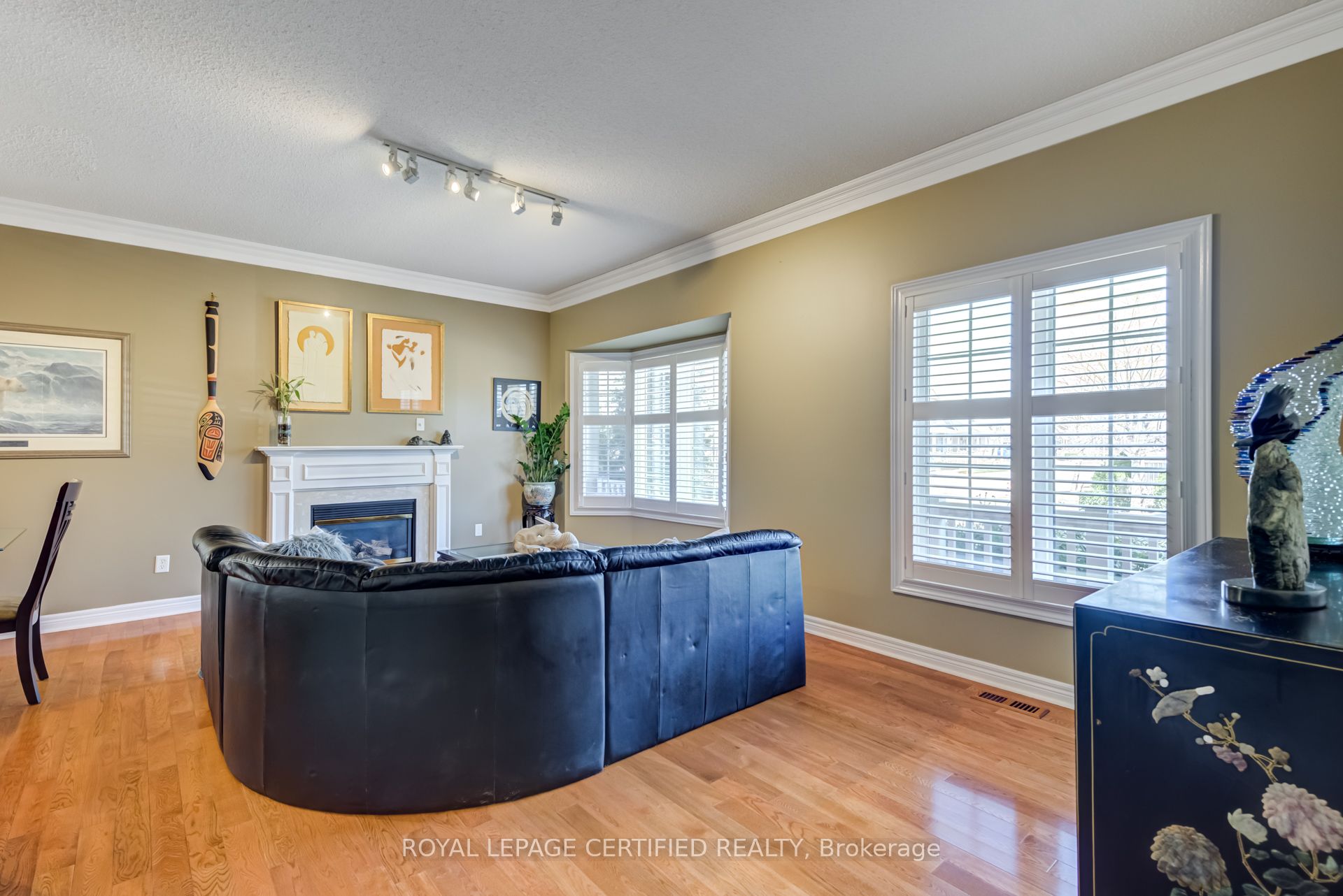 2 Orchard Park Gate
