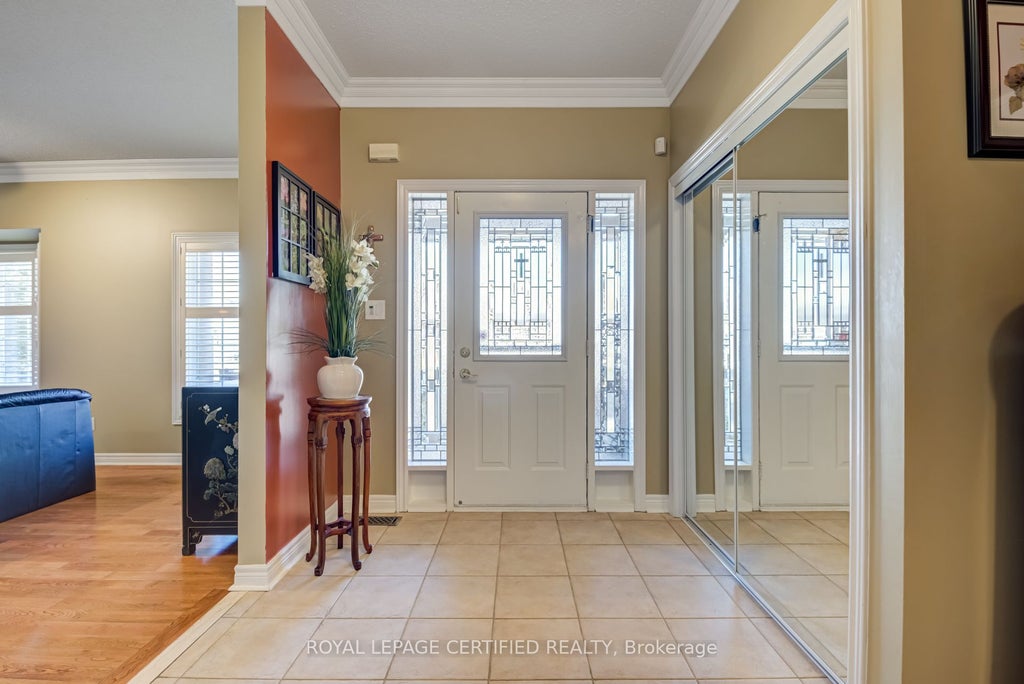 Photo of 2 Orchard Park Gate, Brampton, ON L6R 1W5 (MLS # W13423640)