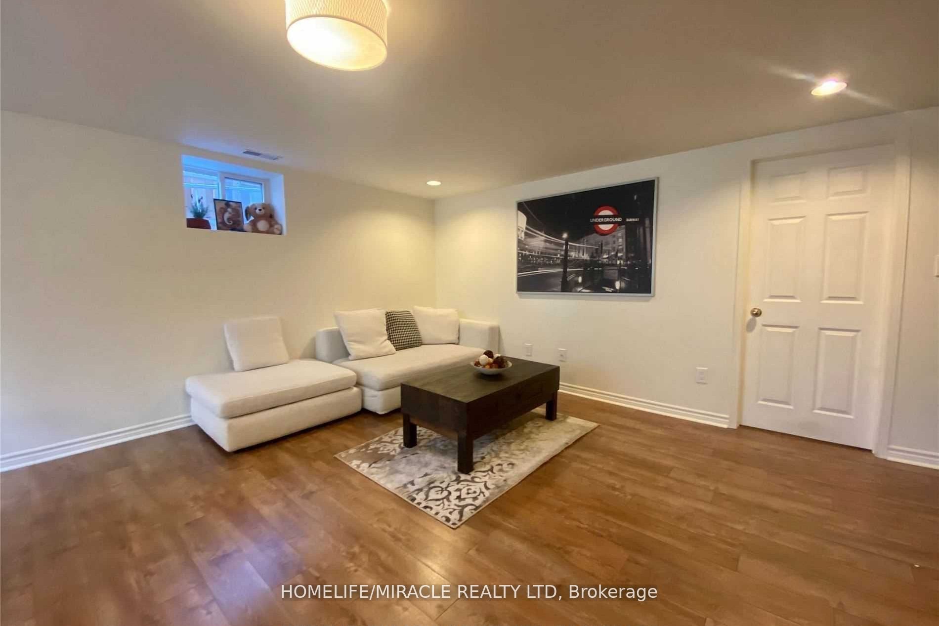 18 Shadowbrook Drive