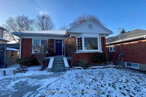 18 Shadowbrook Drive Toronto ON M9B 5K9