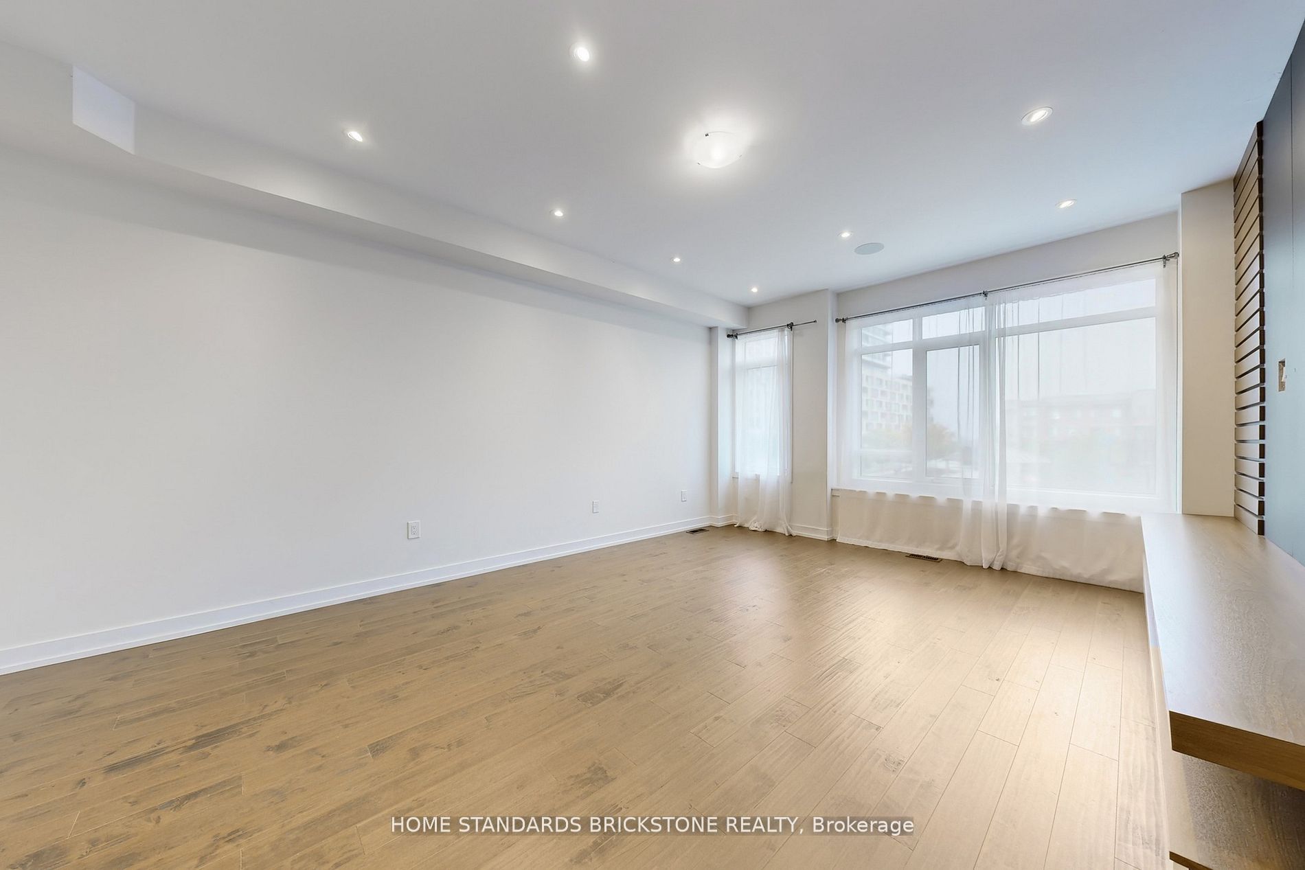 215 Salterton Circle