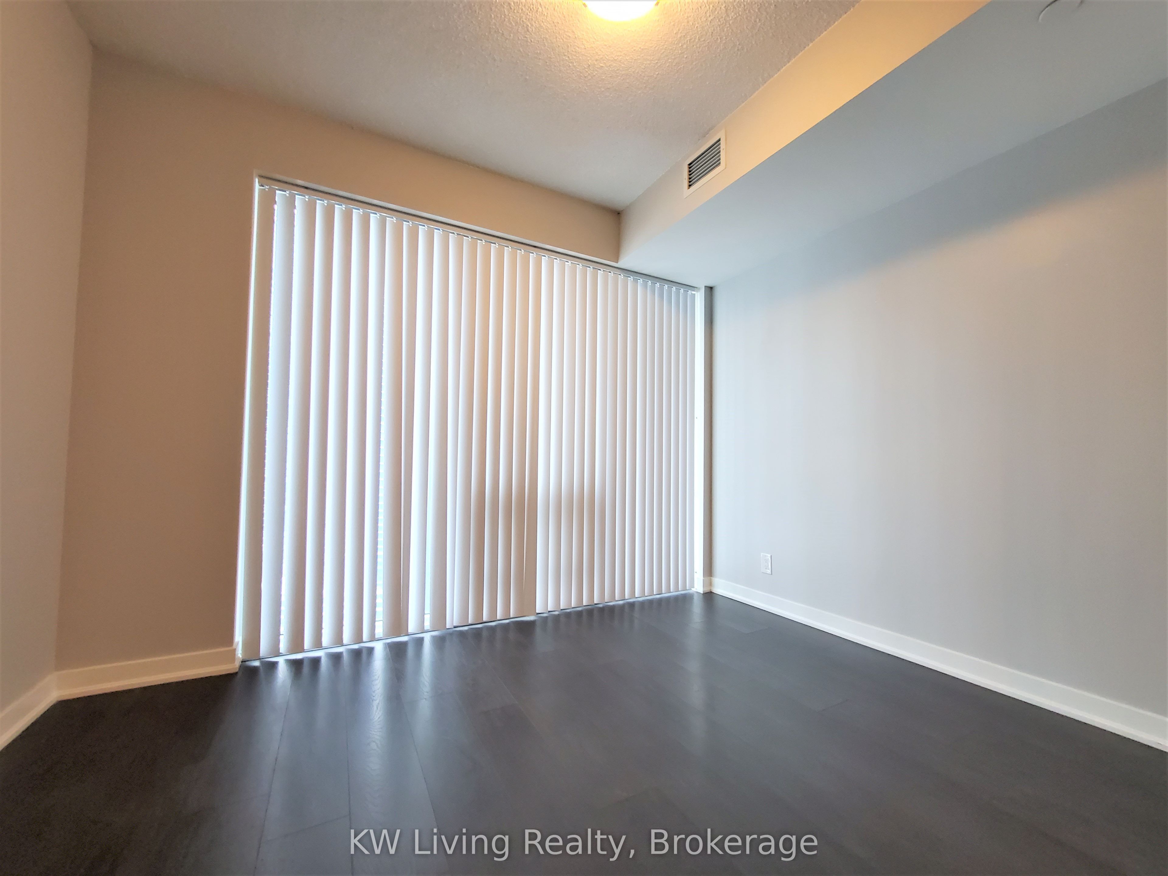 100 Harbour Street 2005