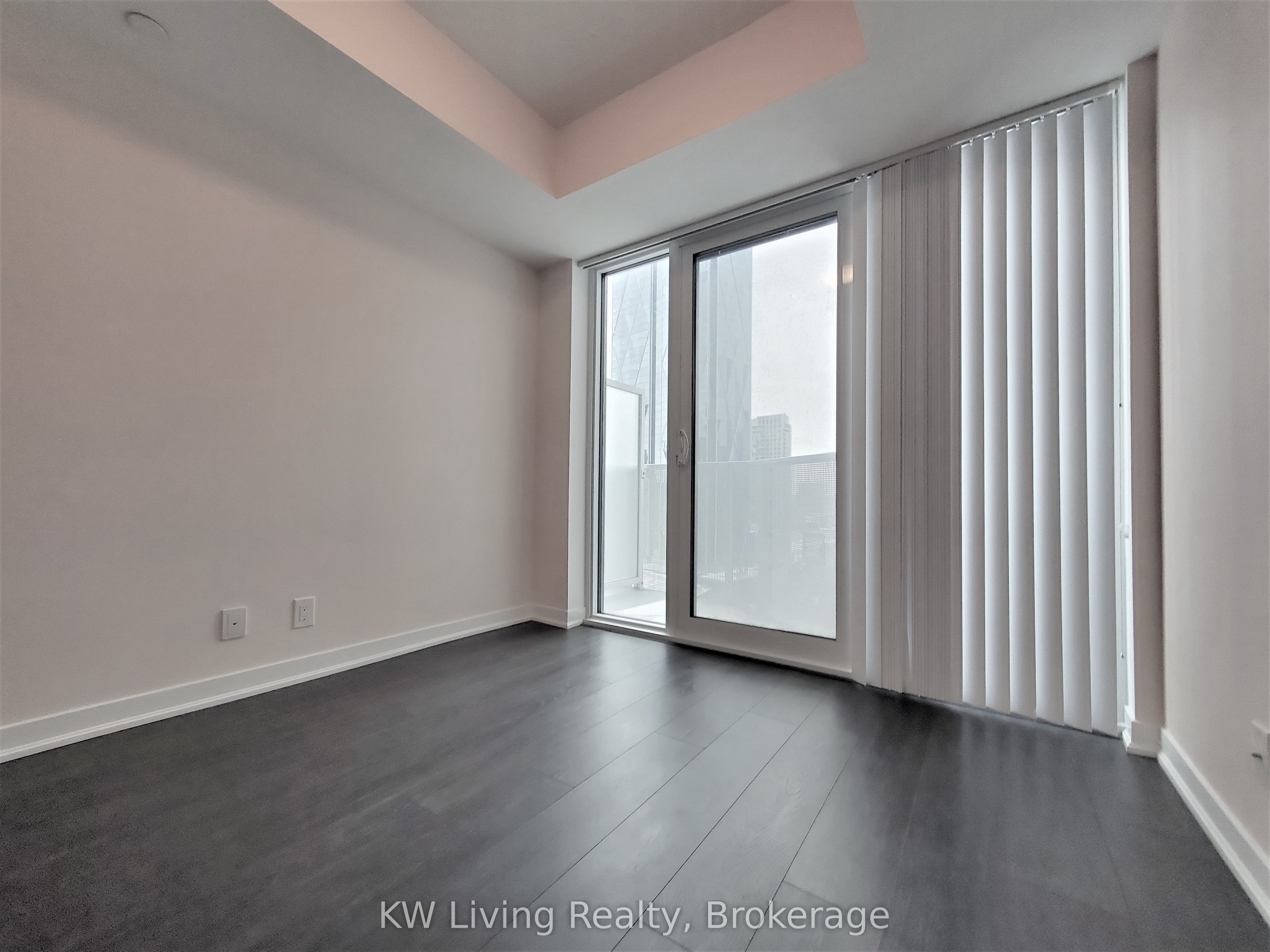 100 Harbour Street 2005